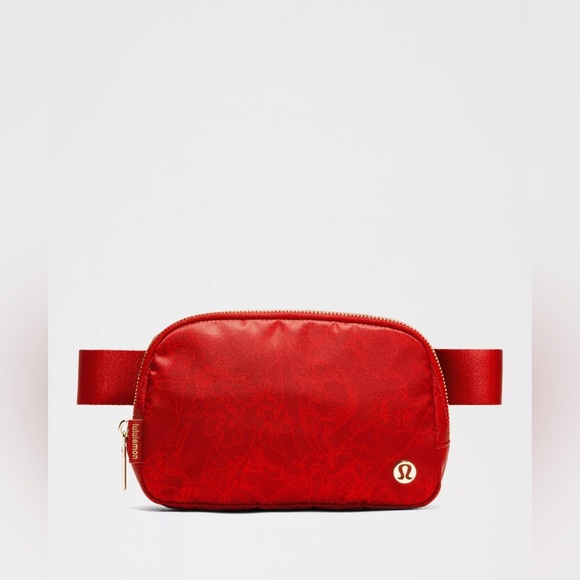 ❤️🆕 Lululemon Lunar New Year Everywhere Belt Bag - Year of the Snake Contour Red - Picture 1 of 2